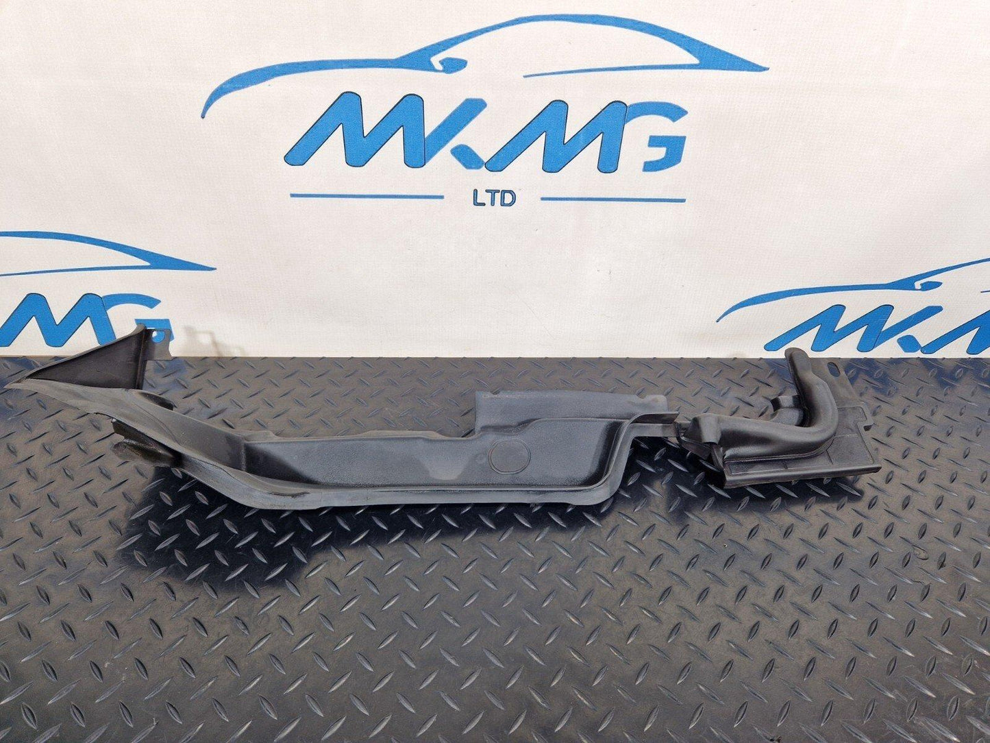 16-23 AUDI A5 F5 S-LINE FRONT LEFT WING FENDER SEAL TRIM 8W6821169C
