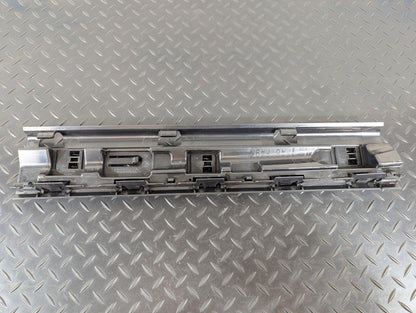 16-22 BMW X1 F48 SIDE SKIRT MOUNTING BRACKET CENTRE MIDDLE RIGHT SIDE 7332329