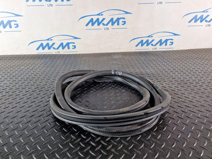 10-18 VW TOUAREG 7P GENUINE REAR RIGHT DOOR GASKET RUBBER SEAL 7P0867367F