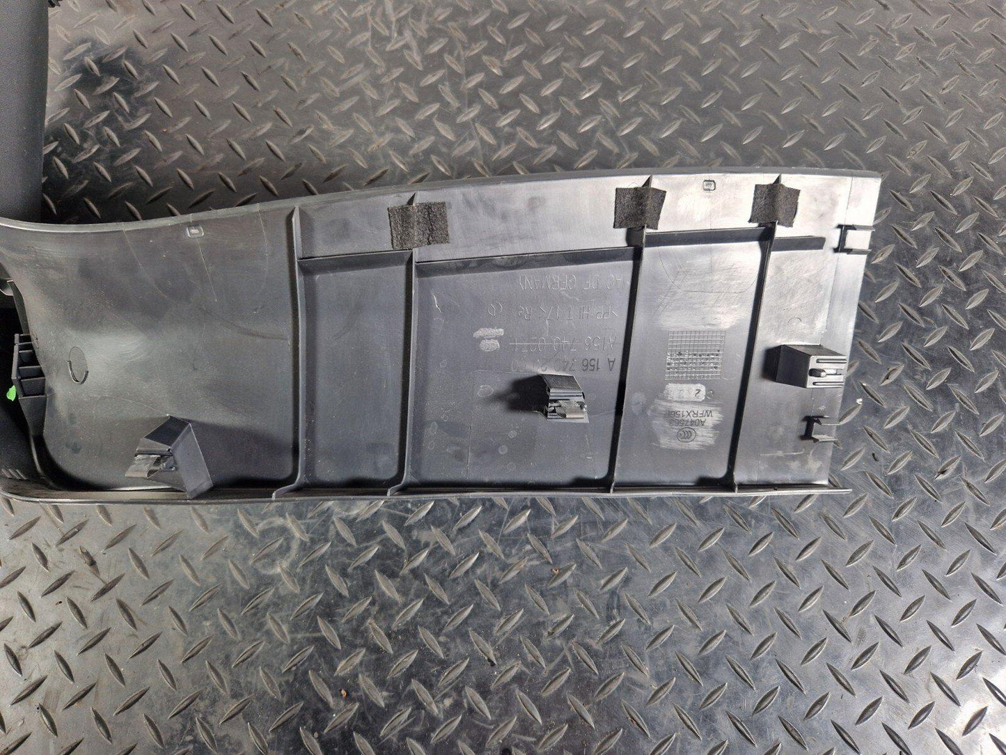 14-20 MERCEDES BENZ GLA X156 TAILGATE COVER TRIM RIGHT  A1567400271 A1567402000