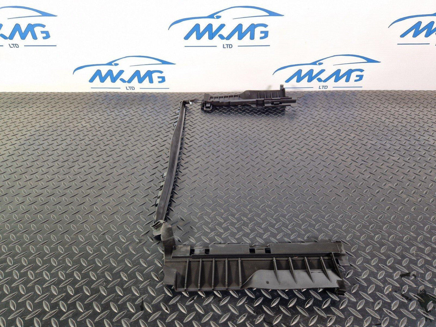 14-21 MERCEDES BENZ C220d W205  RADIATOR AIR GUIDE DUCT A2055050130