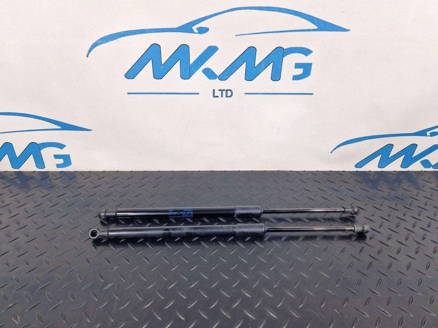 16-24 AUDI A5 F5 CONVERTIBLE GENUINE PAIR OF TAILGATE BOOTLID STRUTS 8W7827552