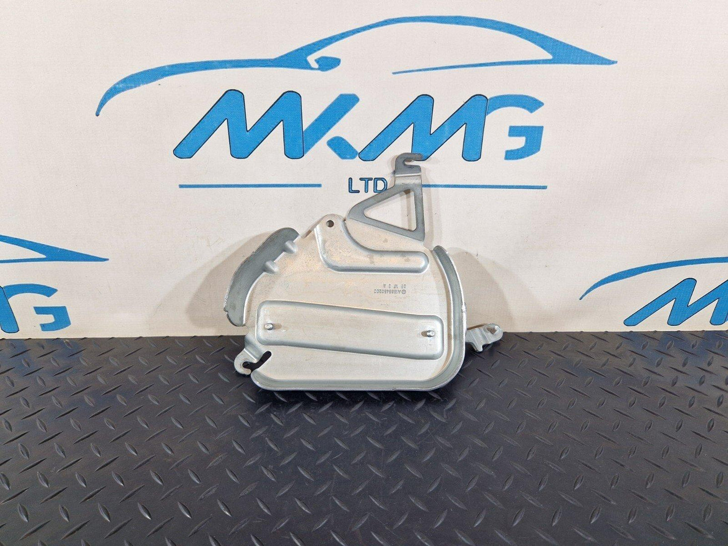 14-19 MERCEDES BENZ GLA X156 GENUINE CONTROL UNIT HOLDER BRACKET A1565450200