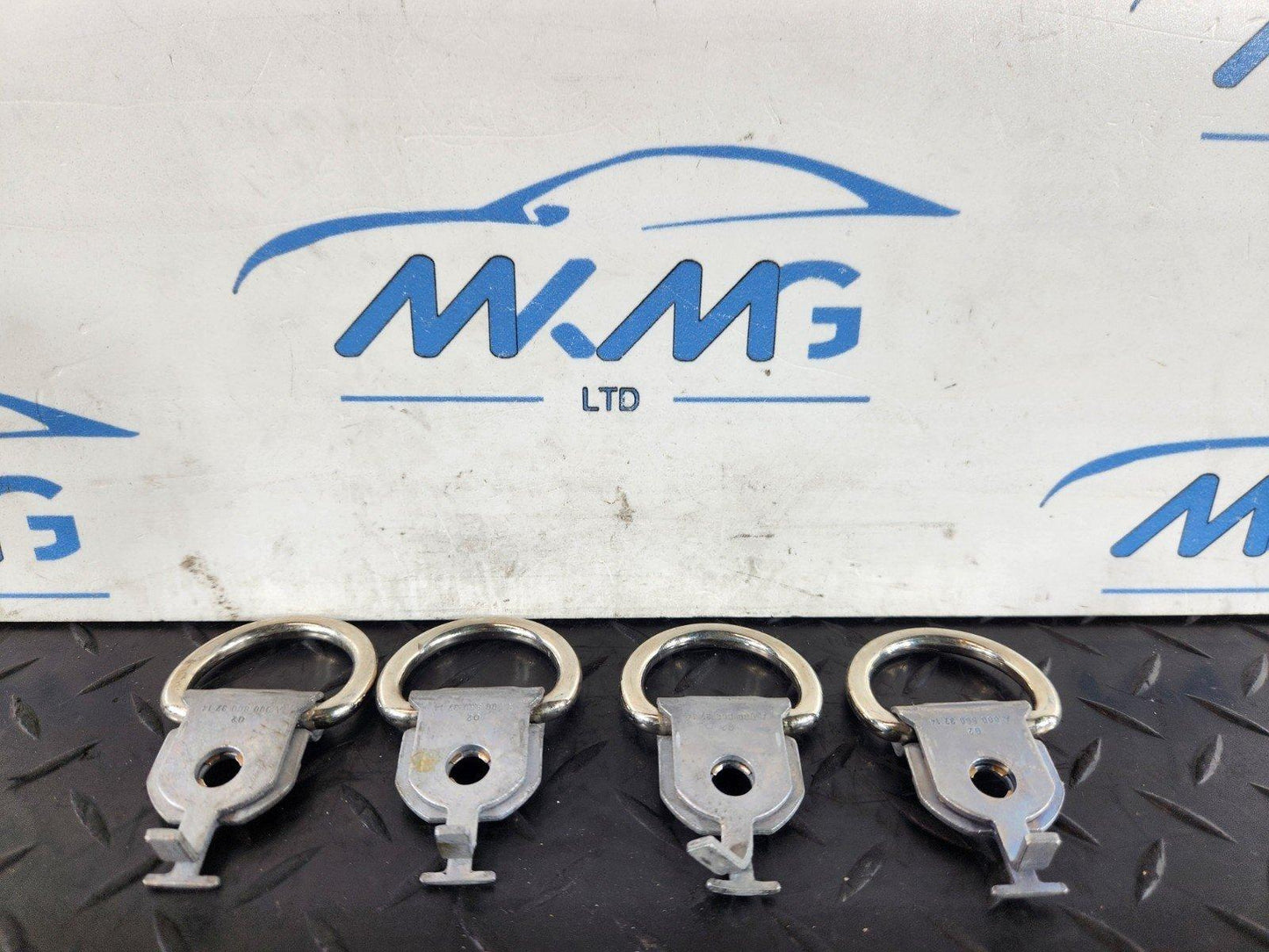 16-19 MERCEDES BENZ GLE W166 BOOT FLOOR LUGGAGE TIE DOWN HOOK X4 A0008603714