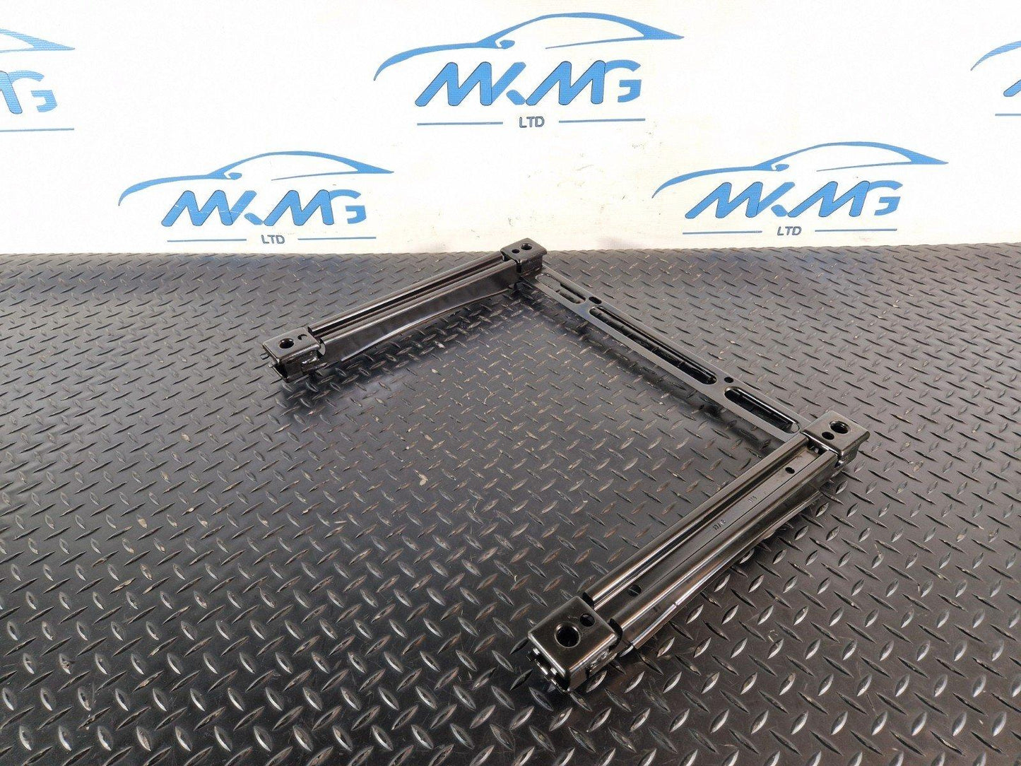 16-20 AUDI Q7 4M GENUINE FRONT SEAT FRAME BRACKET FITS LEFT & RIGHT 4M0881677A