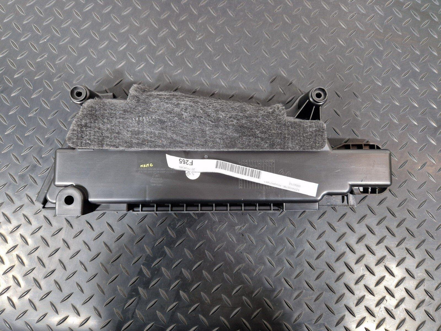 14-21 MERCEDES BENZ C200d W205 WARNING TRIANGLE TRAY HOLDER BRACKET A2056803903