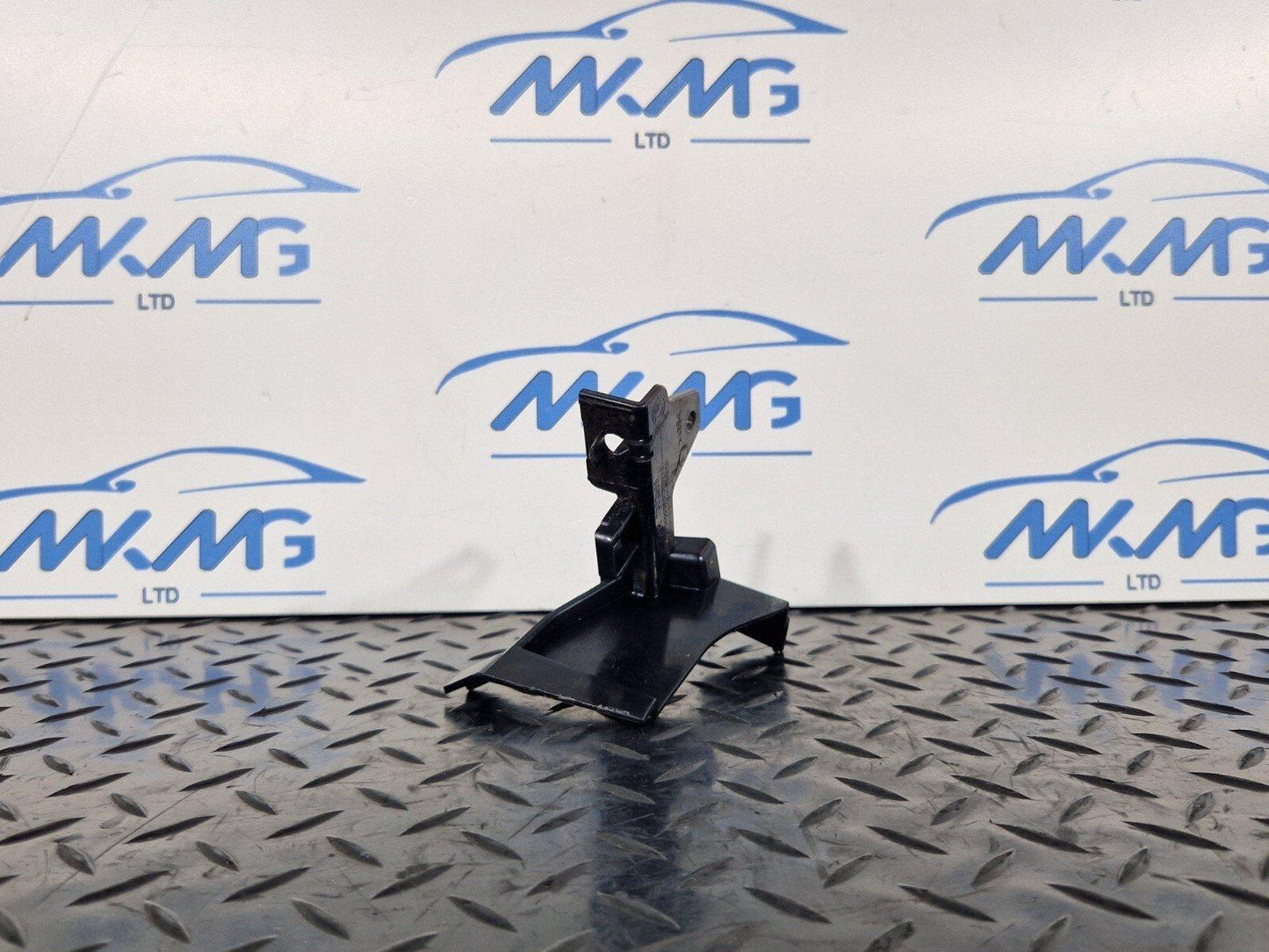 16-22 BMW X1 F48 Front Left Door Sill Wheel Arch Cover Mount 7332335
