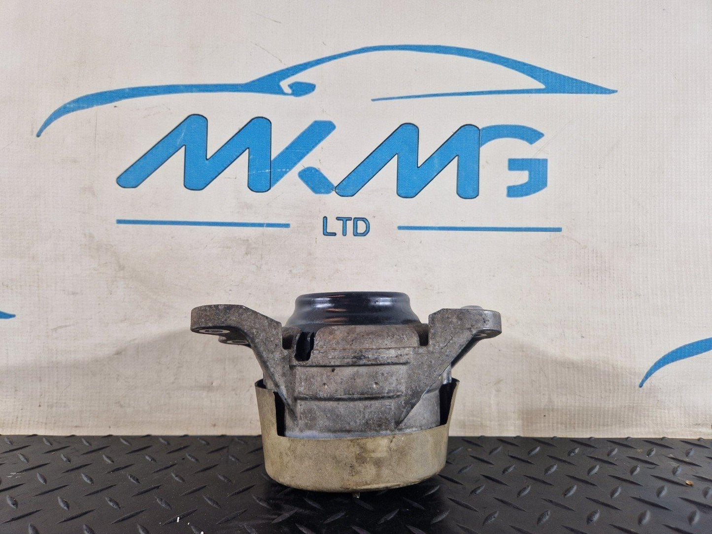 16-22 MERCEDES BENZ X253 GENUINE ENGINE SUPPORT MOUNT BRACKET RIGHT A2052407900
