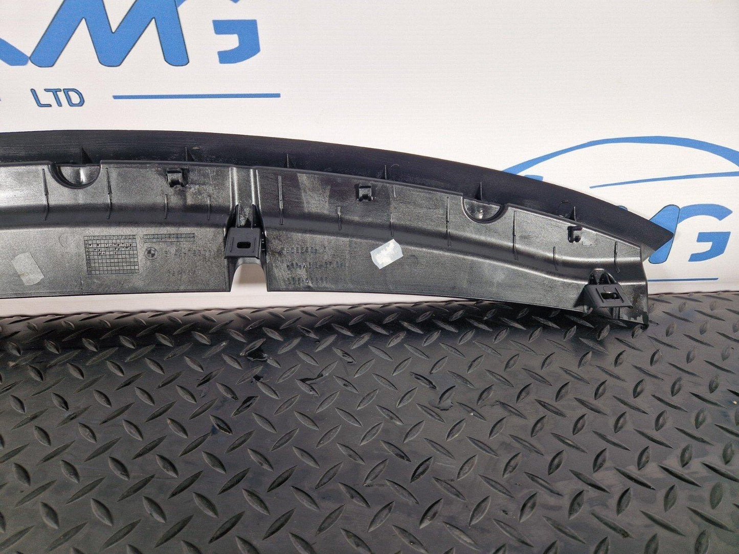 11-18 BMW 6 SERIES F06 GENUINE REAR WINDOW LOWER TRIM 7230011