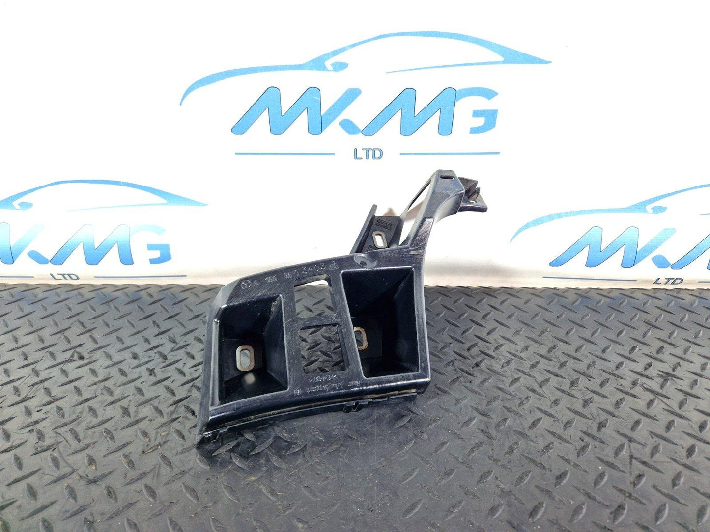 11-19 MERCEDES BENZ ML W166 GENUINE REAR RIGHT BUMPER BRACKET A1668803403