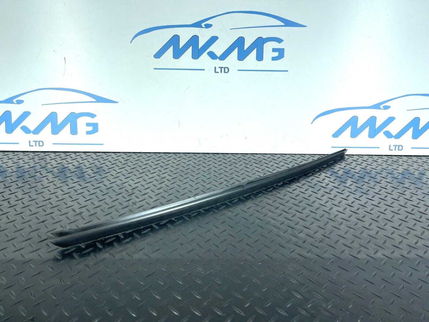16-23 AUDI A5 SPORTBACK FRONT WINDSHIELD LEFT WATER DEFLECTOR STRIP 8W6854327B
