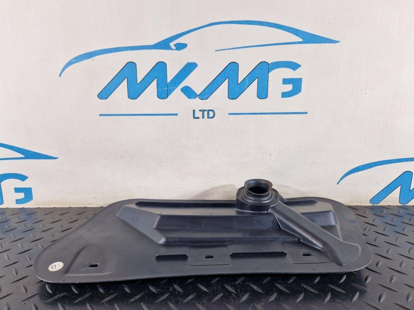 11-19 MERCEDES BENZ ML W166 GENUINE RIGHT O/S BONNET GRILLE FRAME A1668801205