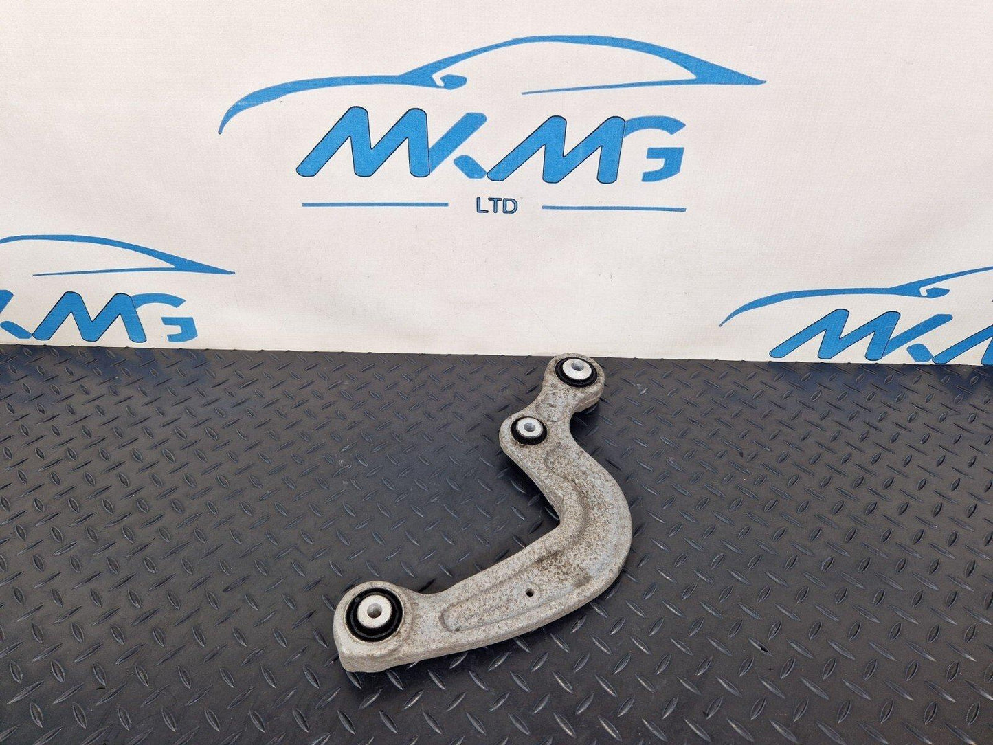 16-19 AUDI A4 B9 GENUINE OEM REAR LEFT CONTROL ARM REAR LEFT CONTROL ARM 8W05053