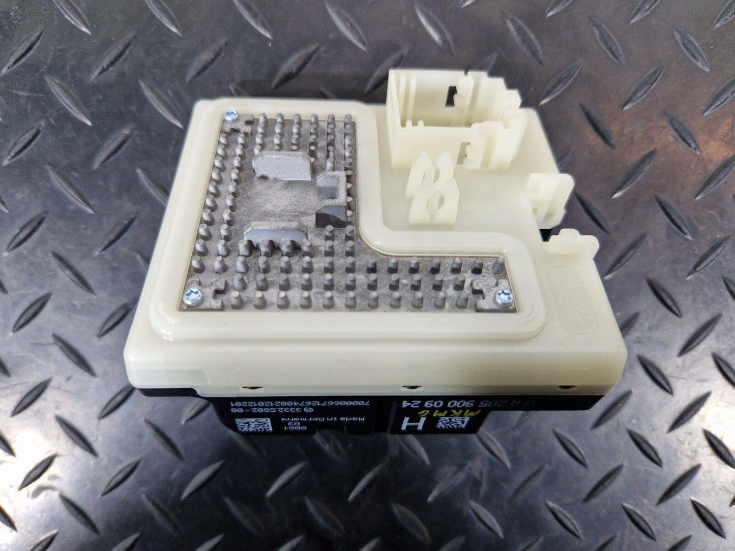 MERCEDES BENZ C200 W205 GENUINE ENGINE IGINTION SWITCH CONTROL UNIT  A2059000924