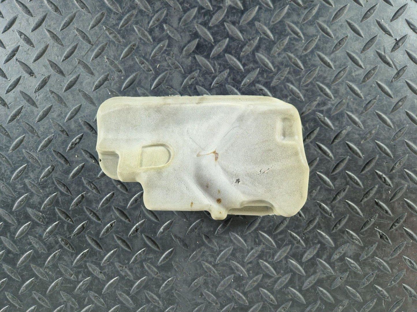 11-19 MERCEDES BENZ ML W166 OEM TAILGATE BOOTLID REAR LOCK FOAM  A1667570096