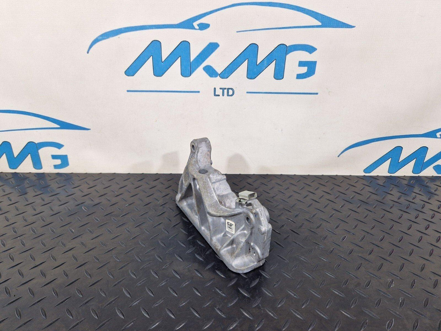 19-ON MERCEDES BENZ A CLASS W177 ENGINE CARRIER BRACKET MOUNT A6542230004