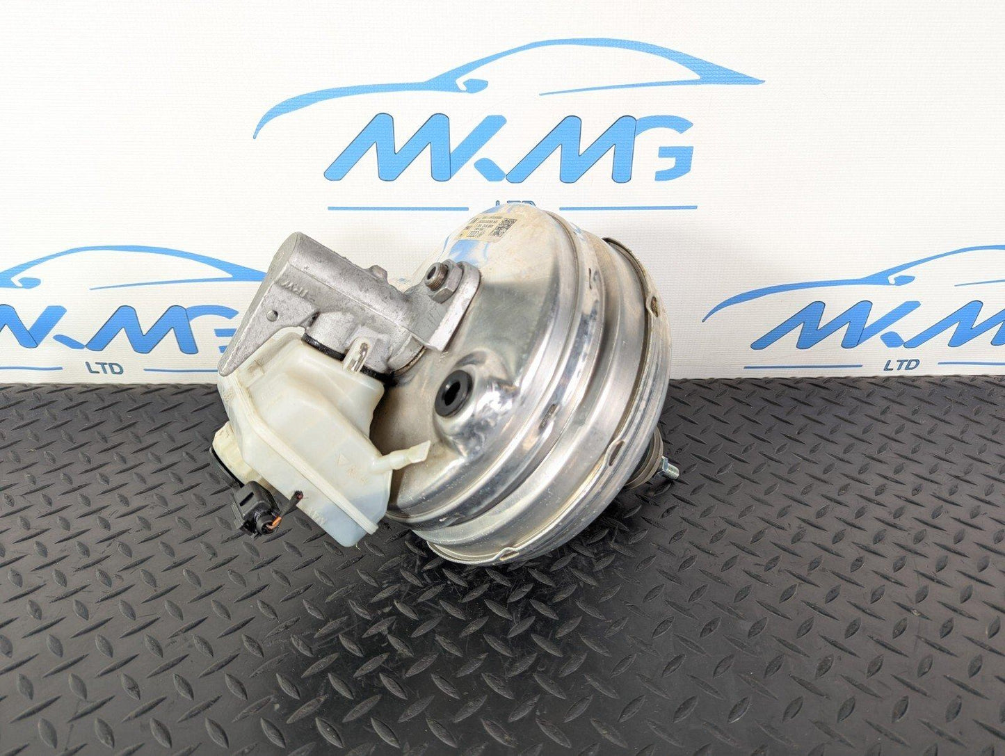 10-17 AUDI A8 4H GENUINE BRAKE SERVO MASTER CYLINDER 4H0612103C