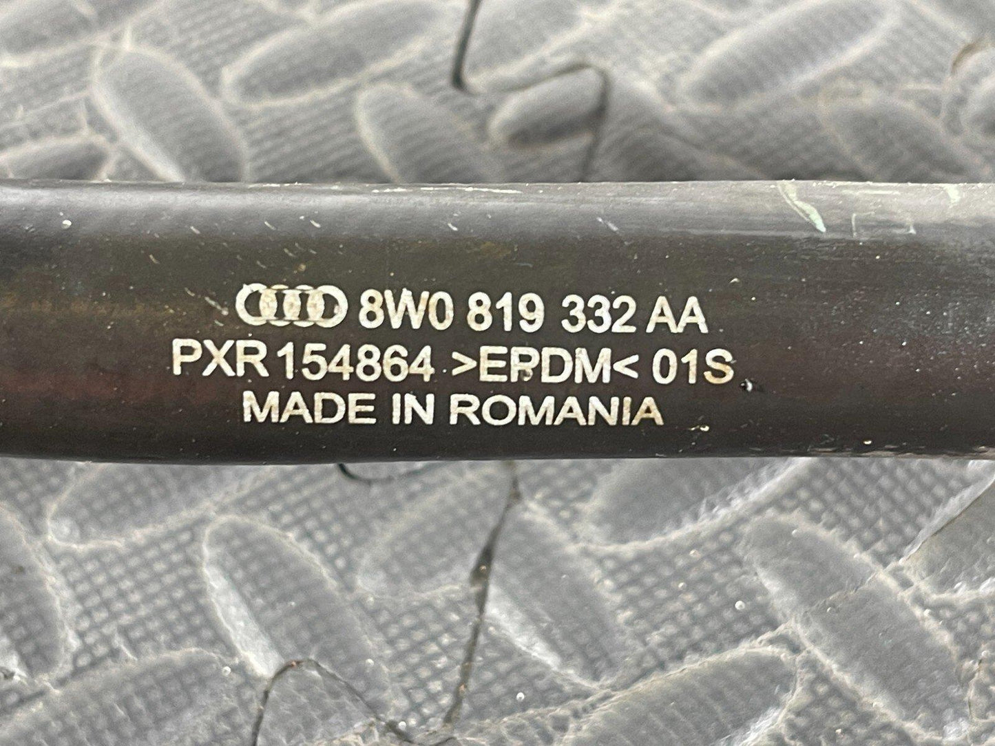 16-19 AUDI A4 B9 GENUINE 1.4 TFSI CVNA PETROL ENGINE COOLANT PIPE 8W0819332AA