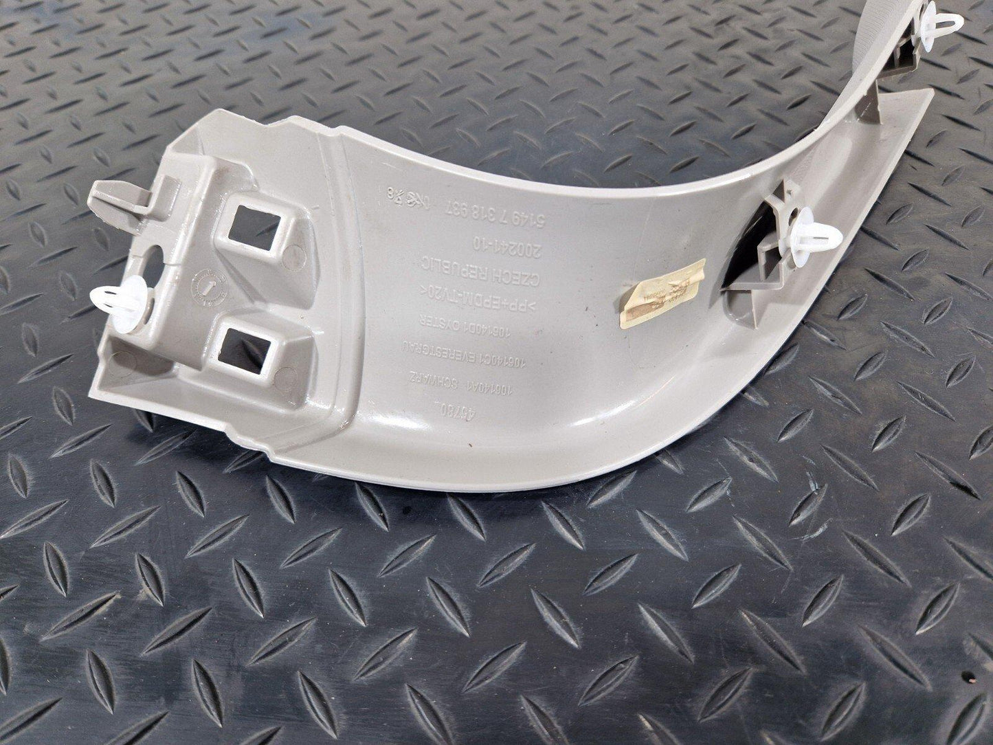 14-21 BMW 2 SERIES F45 F46 218i TAILGATE LEFT SIDE TRIM PANEL 7318937