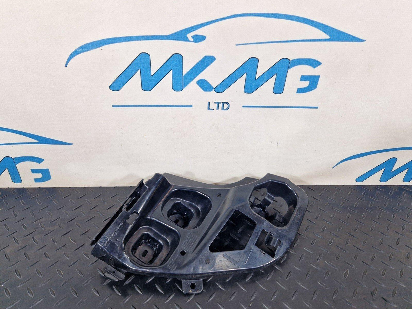 20-24 BMW 1 SERIES F40 BUMPER MOUNT BRACKET REAR LEFT PASSENGER SIDE 7461397