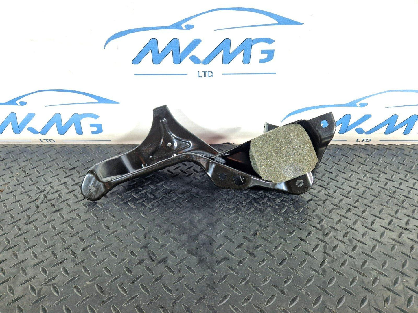 14-21 MERCEDES BENZ C300h W205 OEM LEFT BOOT LINER BRACKET A2056308701