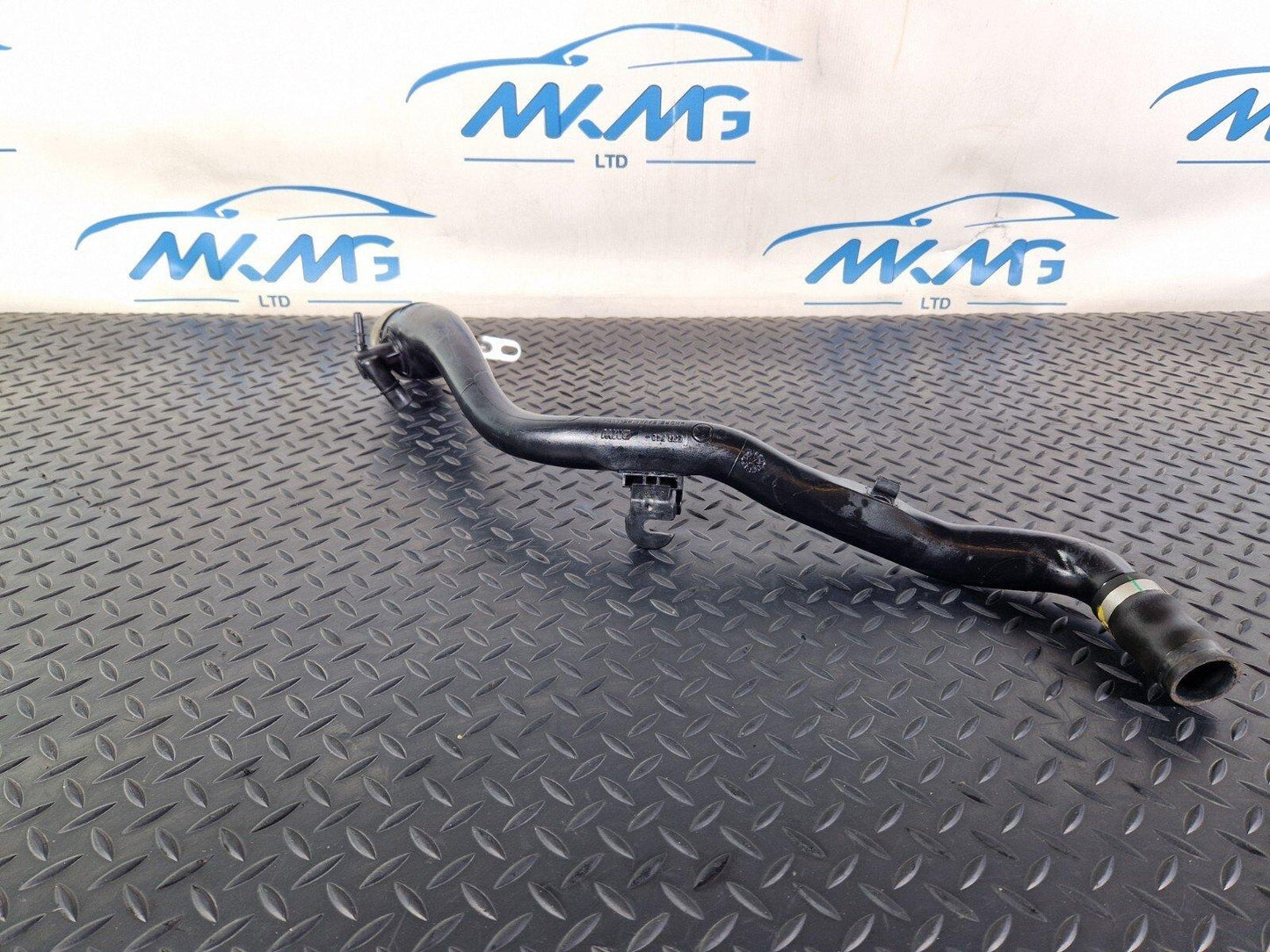 20-24 BMW 1 SERIES F40 GENUINE FUEL TANK FILLER PIPE 7458657