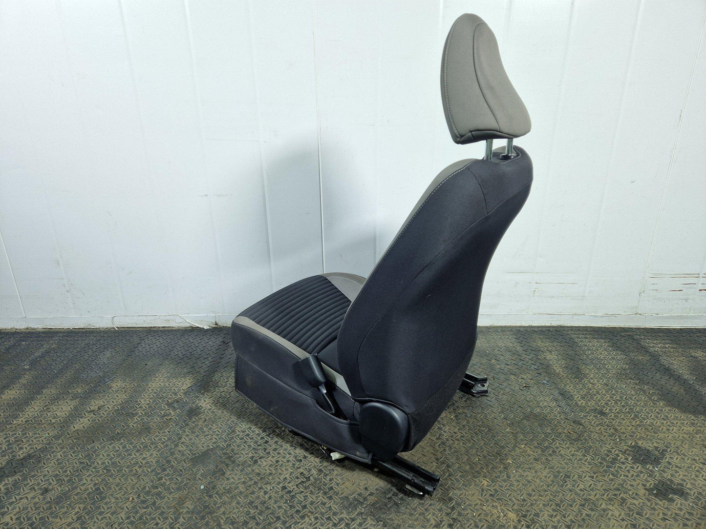Toyota Yaris P130 Hatchback Genuine Front Right Driver O/S Seat