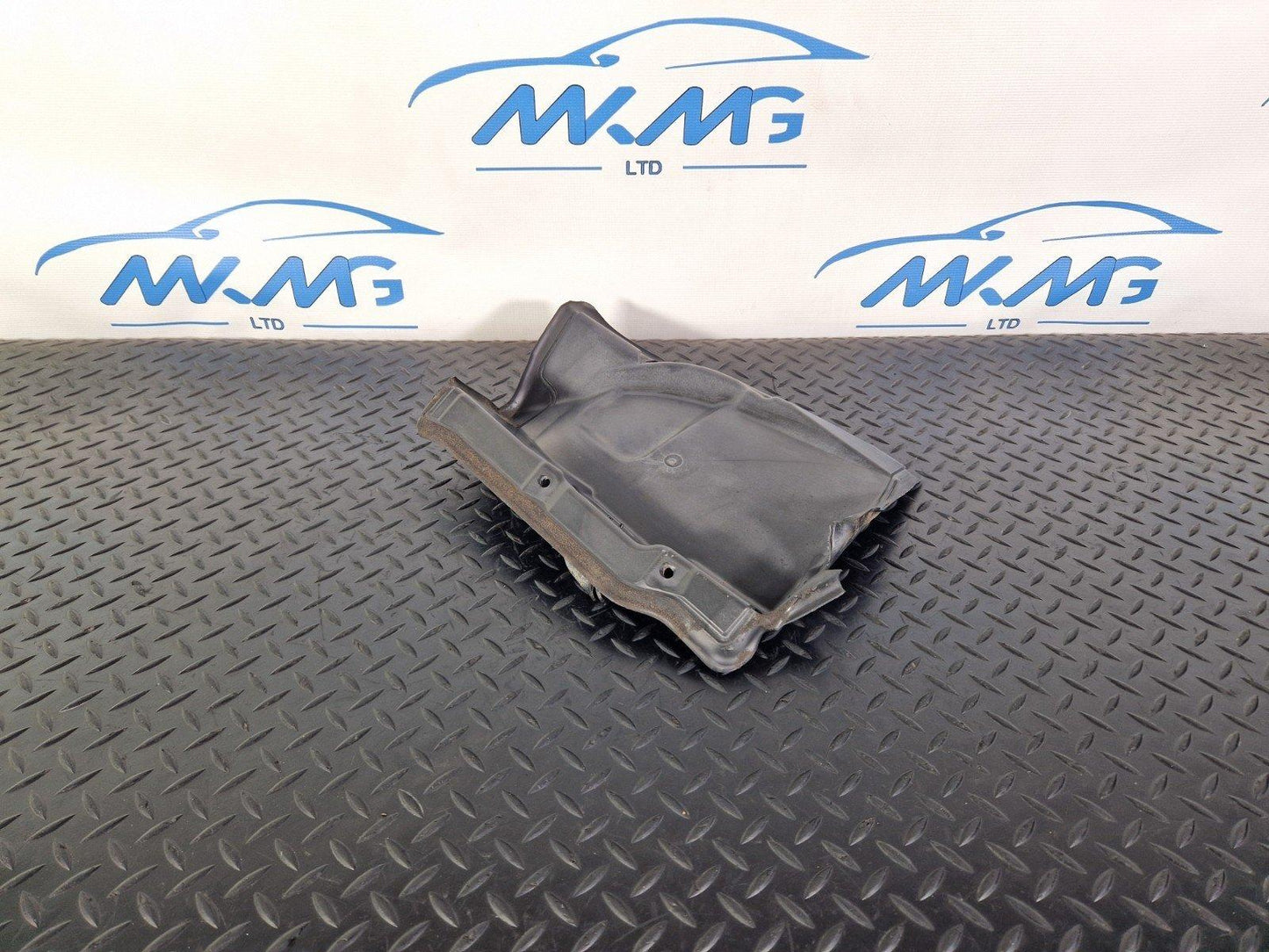 10-13 BMW X5 E70 LCI GENUINE FRONT RIGHT O/S WHEELHOUSE COVER TRIM 7161746