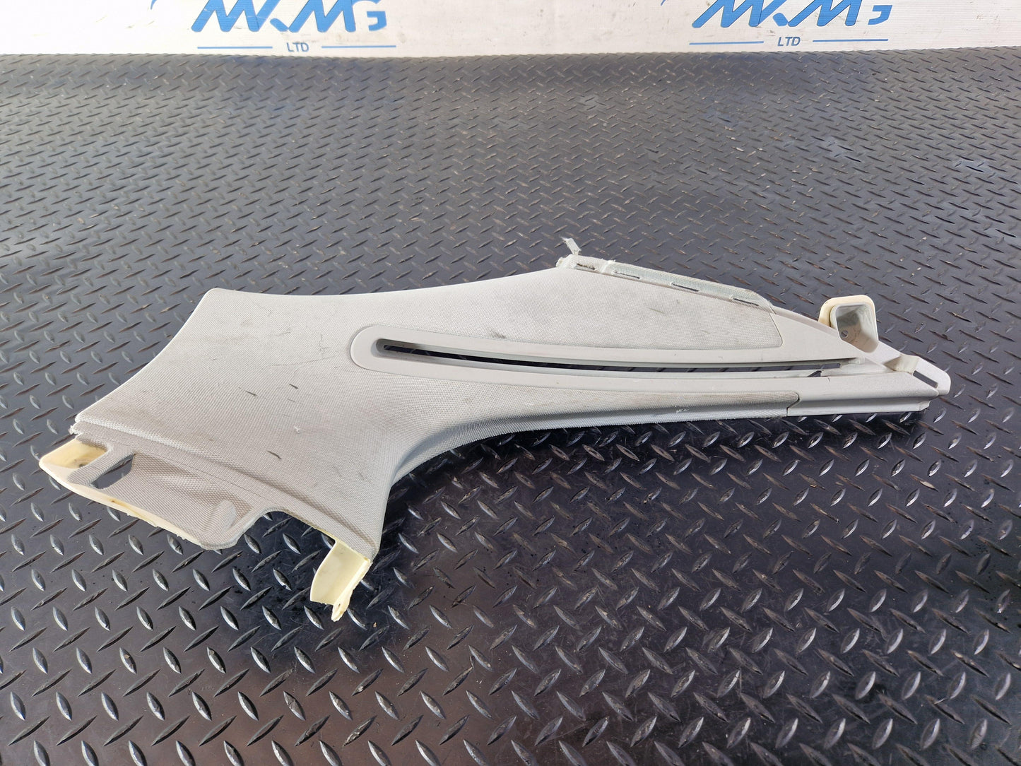 Audi A6 Allroad C7 GENUINE LEFT UPPER D PILLAR TRIM 4G9867245B