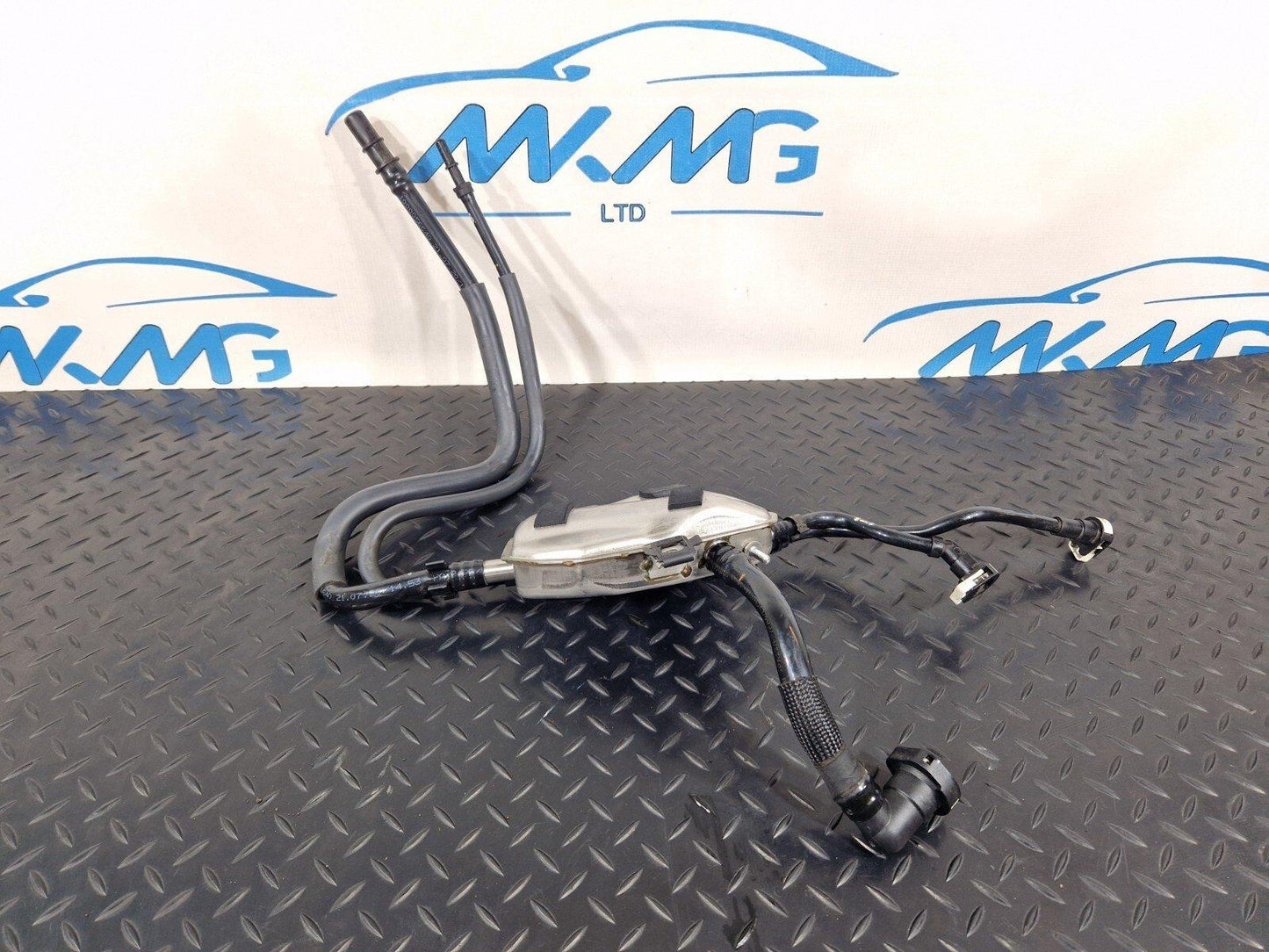 19-ON MERCEDES BENZ CLA C118 INLET FUEL EXPANSION TANK A1774705900