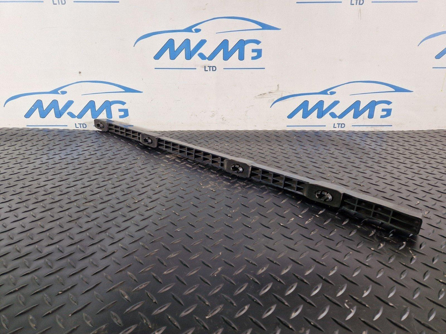 12-17 AUDI S5 CONVERTIBLE UNDERBODY BRACKET 8W7804647A