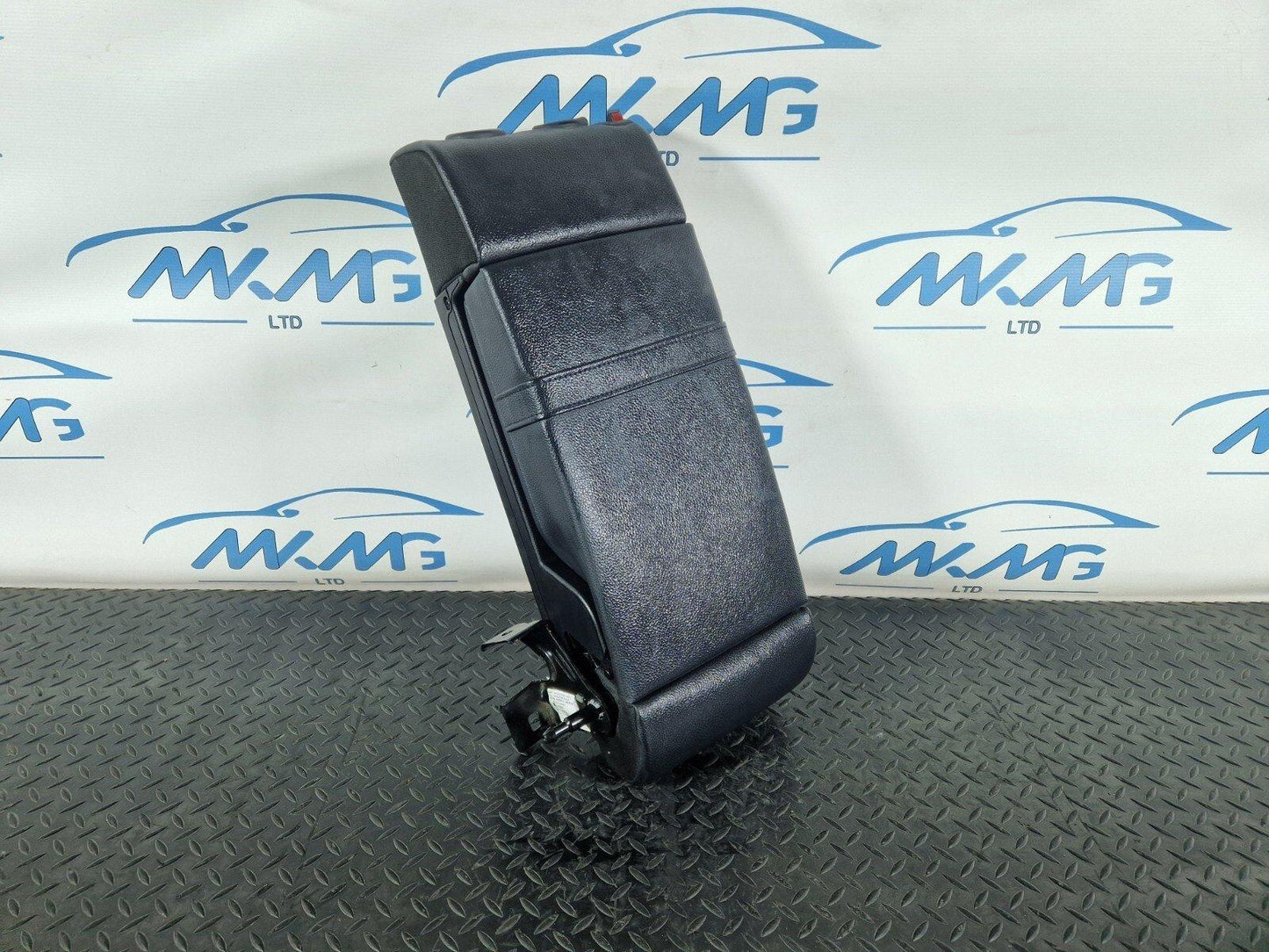 14-21 MERCEDES BENZ C300h W205 OEM REAR CENTER MIDDLE SEAT LEATHER ARM REST