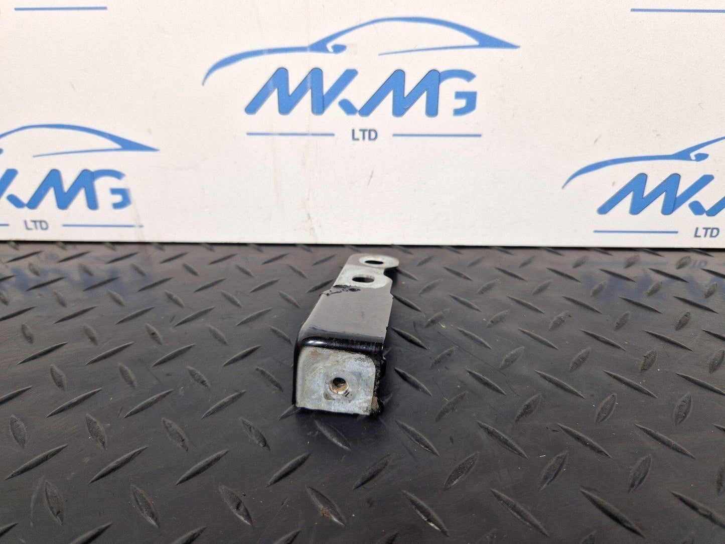 16-24 AUDI A5 F5 GENUINE WING FENDER BRACKET FRONT LEFT 8W6821433