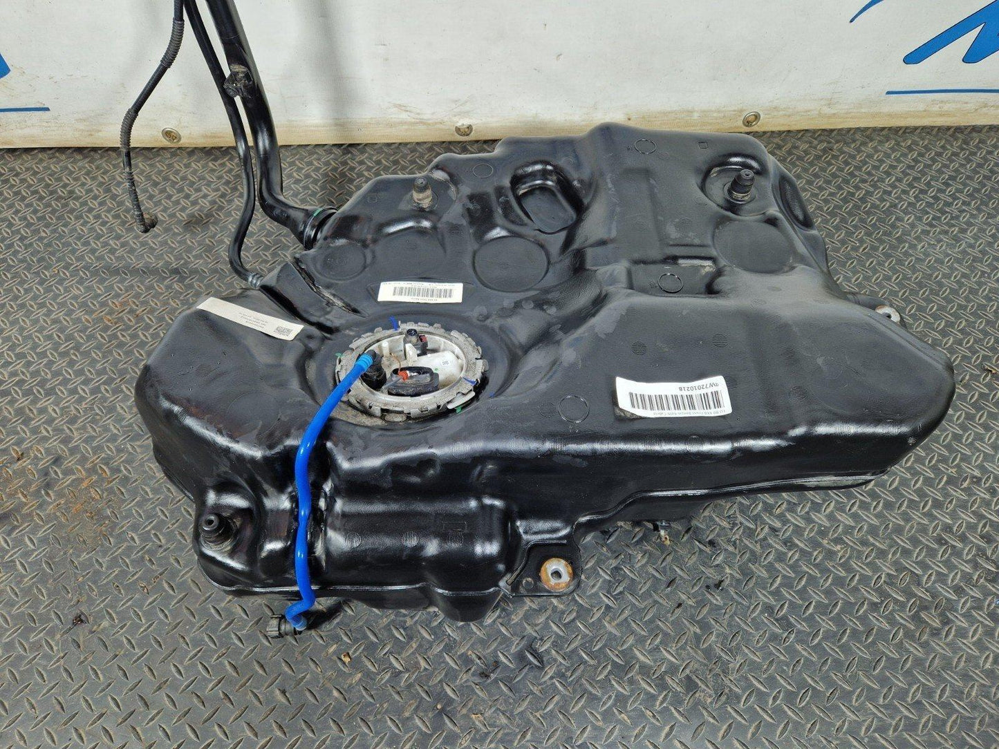 16-24 AUDI A5 F5 GENUINE DIESEL ENGINE FUEL TANK WITH PUMP 8W0201021BP