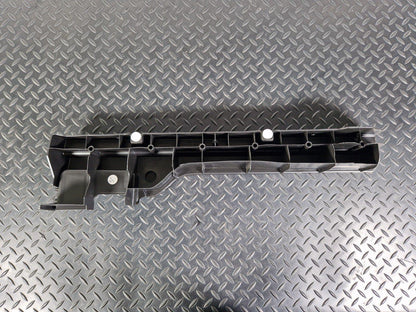 14-20 MERCEDES BENZ GLA 200 X156 LEFT QUATER PANEL TRIM BRACKET A1568901100