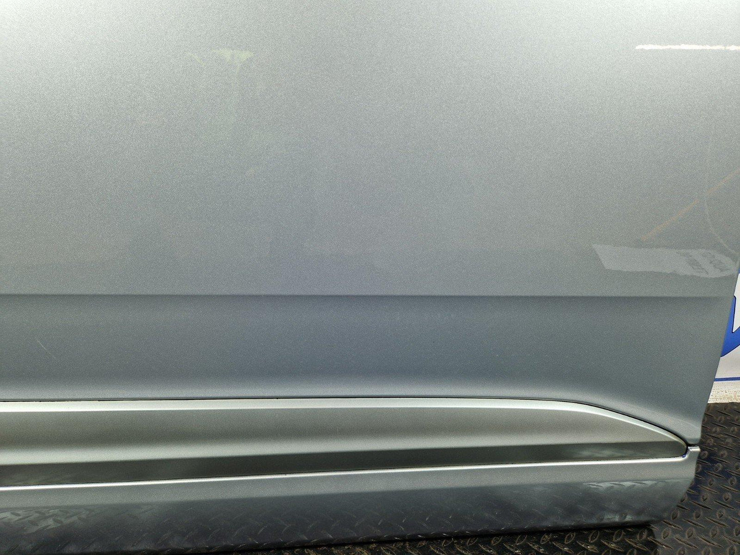 16-20 AUDI Q7 4M S-LINE OEM FRONT RIGHT O/S COMPLETE DOOR FLORETT SILVER LZ7G