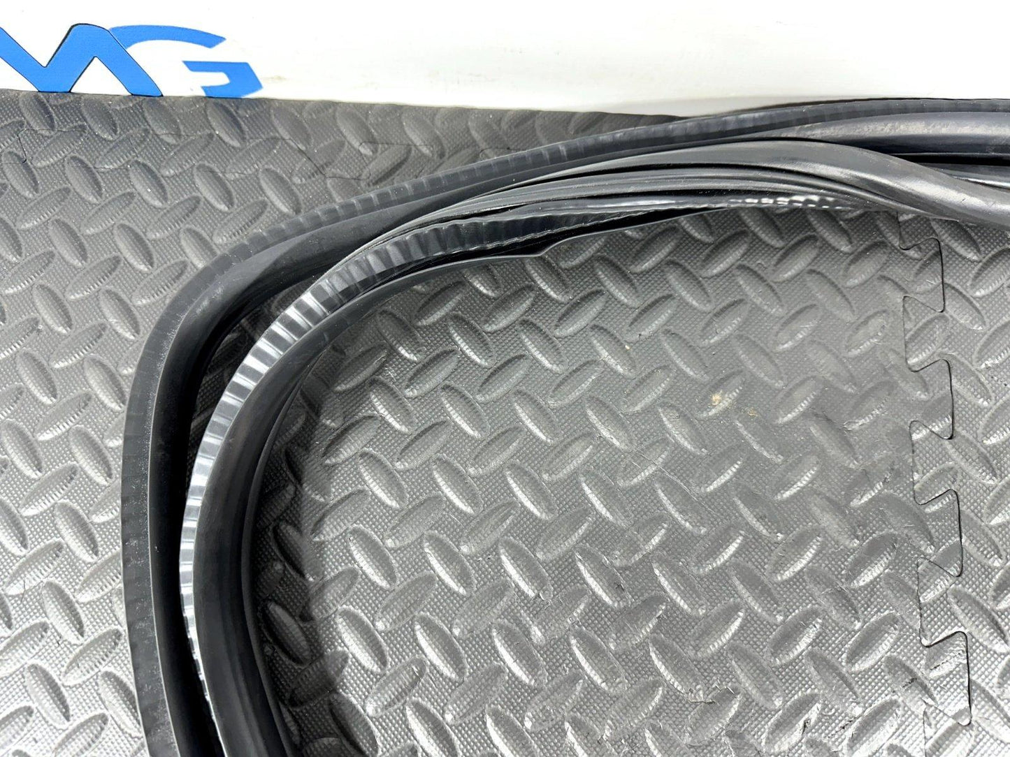 14-21 BMW 2 SERIES GRAN TOURER F46 GENUINE REAR OS/NS DOOR RUBBER SEAL 7316818