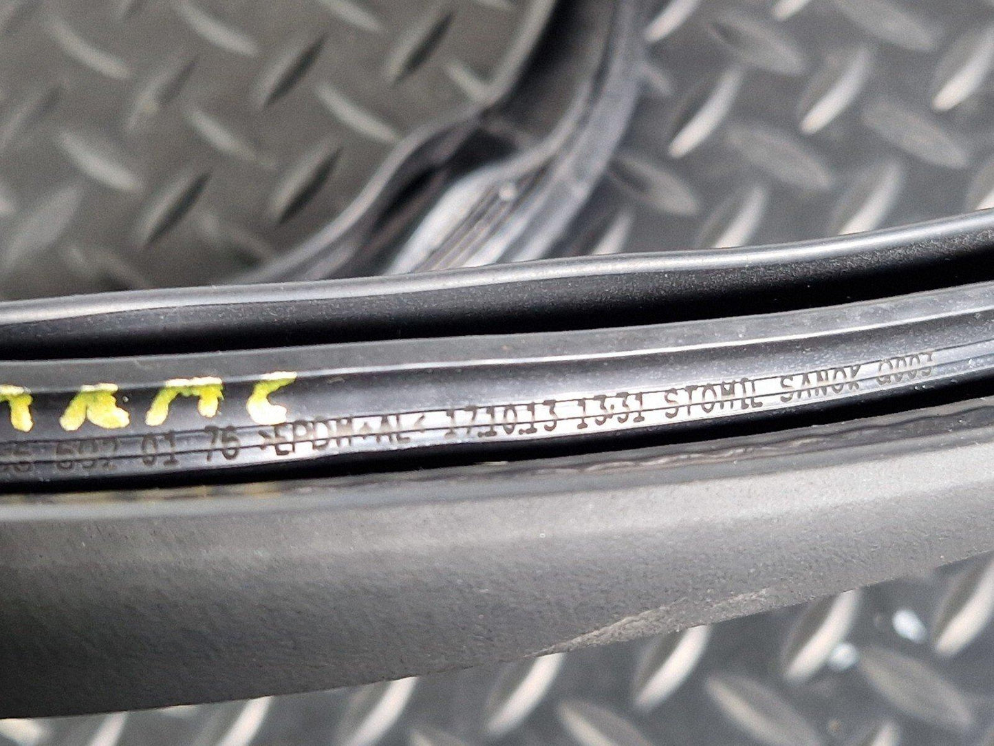14-19 MERCEDES BENZ GLA X156 REAR DOOR RUBBER SEAL FITS LEFT & RIGHT A1566920176
