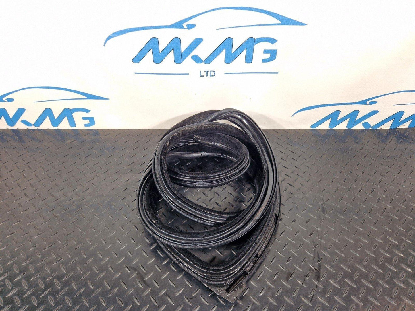 11-18 BMW 6 SERIES F06 REAR RIGHT DOOR GASKET SEAL RUBBER 7275316