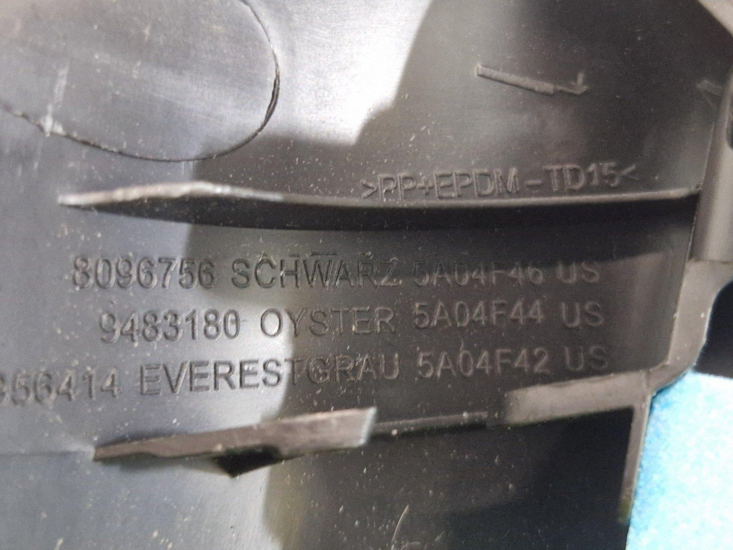 BMW 2 GRAN COUPE F44 RIGHT SIDE C-PILLAR TRIM 8096756
