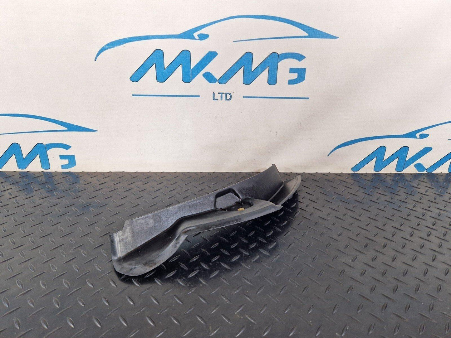 14-21 MERCEDES BENZ C300h W205 REAR RIGHT AND LEFT TAIL LIGHT A2056930533
