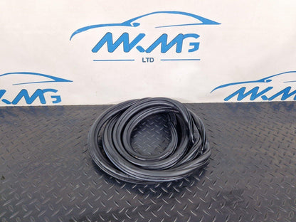 12-18 AUDI A6 C7 REAR LEFT DOOR RUBBER SEAL FITS BOTH LEFT OR RIGHT 4G5833721A
