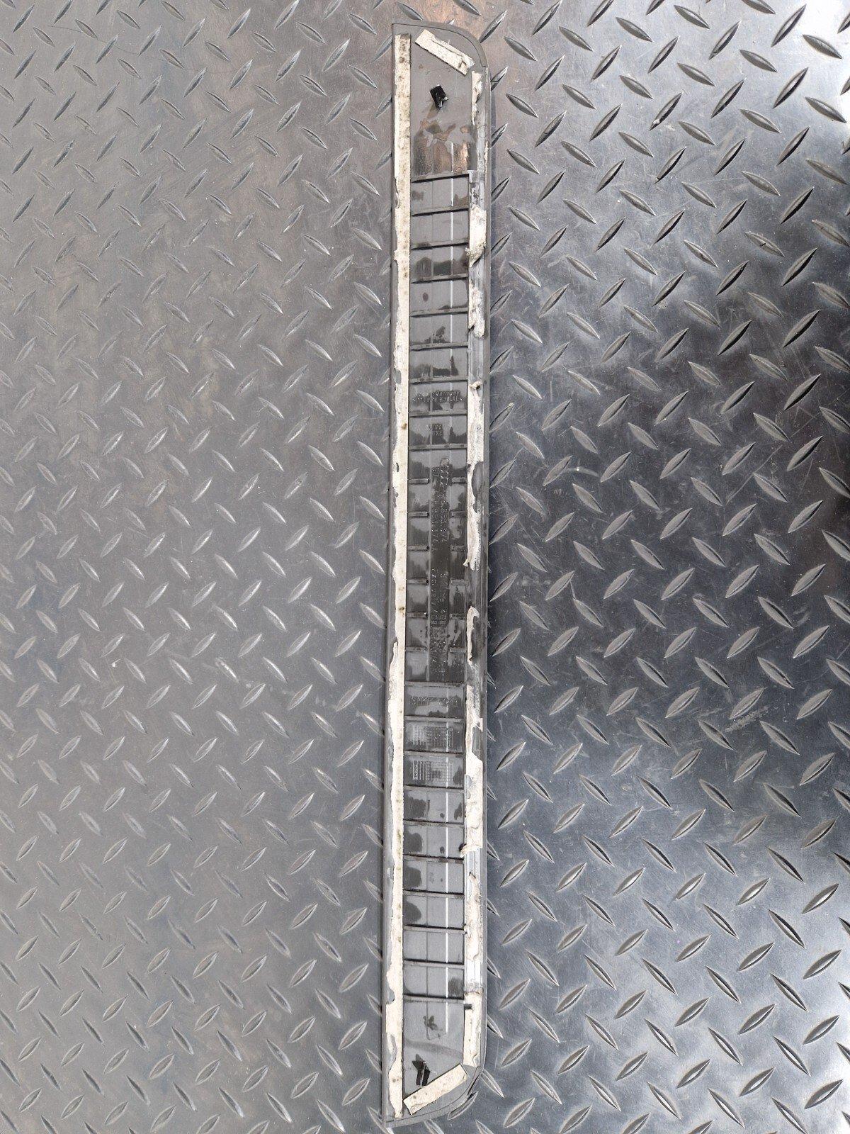 10-18 AUDI A7 4G S-LINE GENUINE OEM RIGHT FRONT ENTRY STRIP 4G8853374
