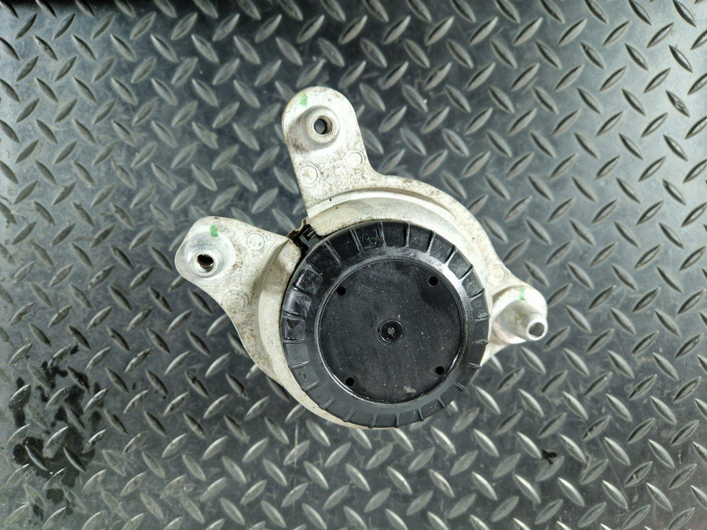 14-21 MERCEDES BENZ C200 W205 GENUINE OEM ENGINE SUPPORT MOUNT A2052400200