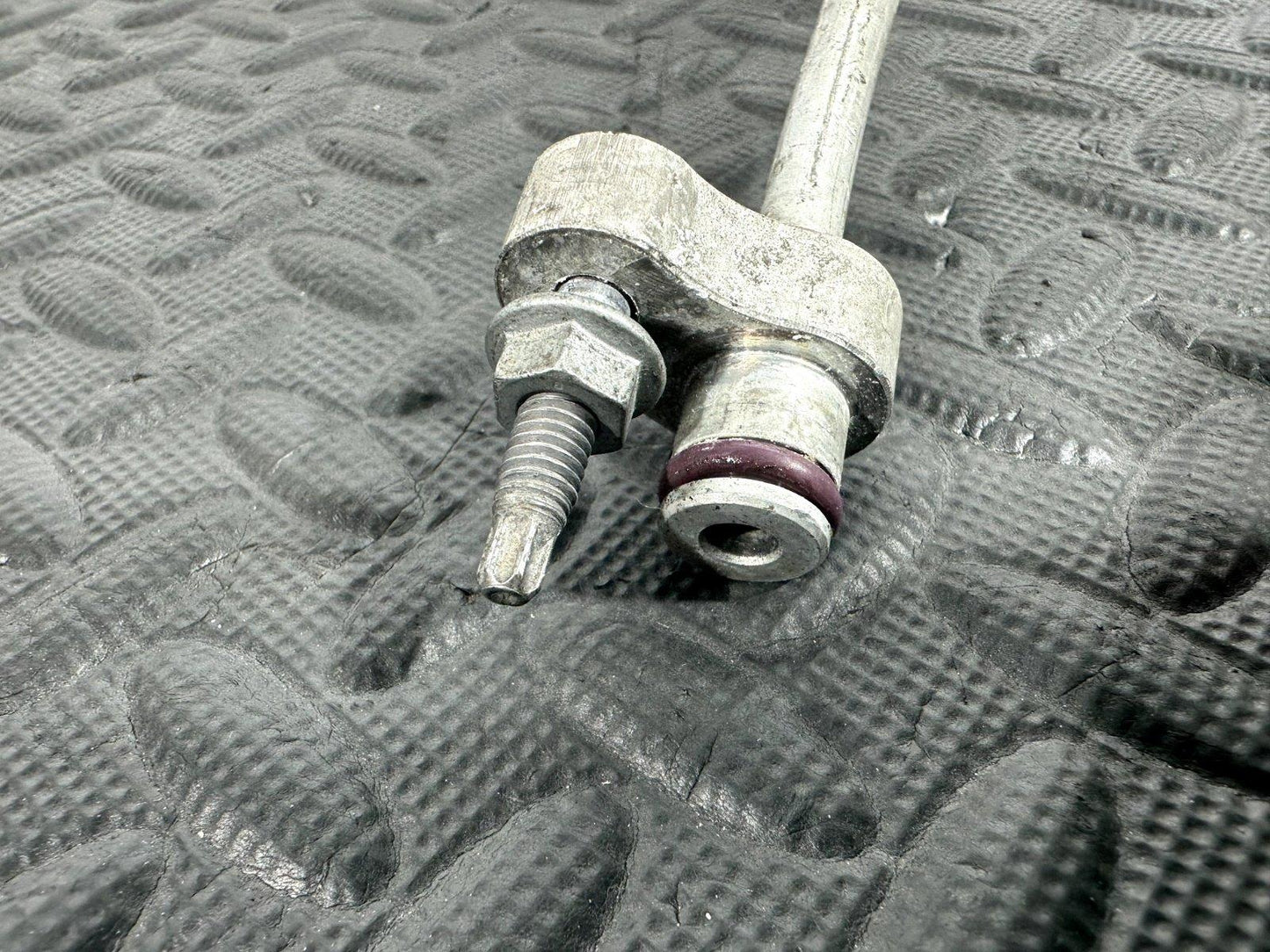 12-18 MERCEDES A B CLA-CLASS W176 W246 C117 GENUINE AC PIPE HOSE  A2468302415