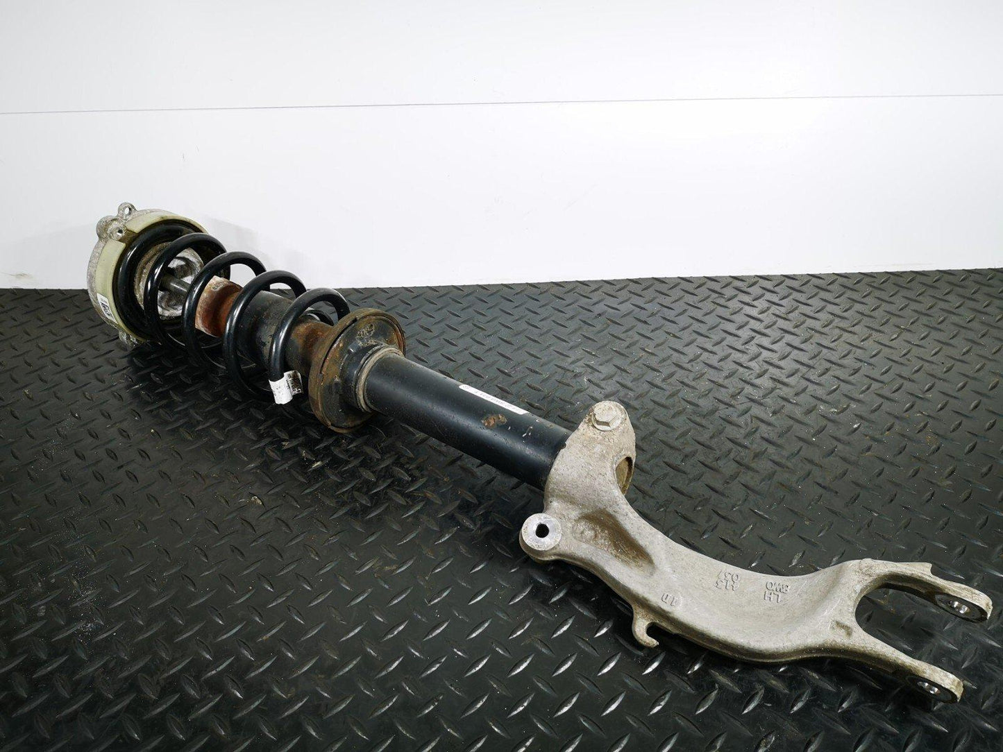 16-19 AUDI A4 B9 GENUINE FRONT LEFT N/S SHOCK ABSORBER 8W0413031T 8W0031T
