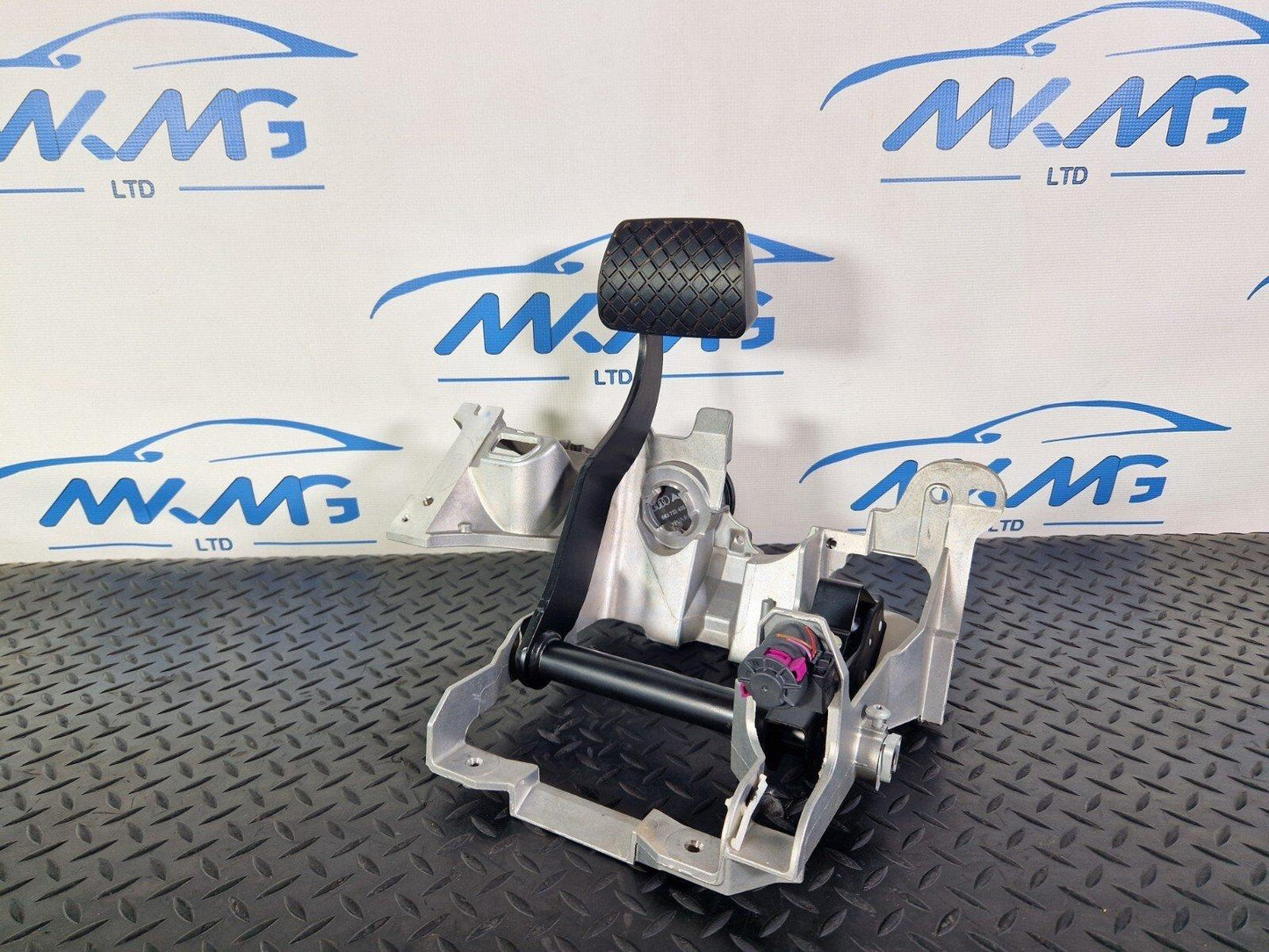12-17 AUDI Q5 S-LINE GENUINE OEM BRAKE PEDAL 8K2721117
