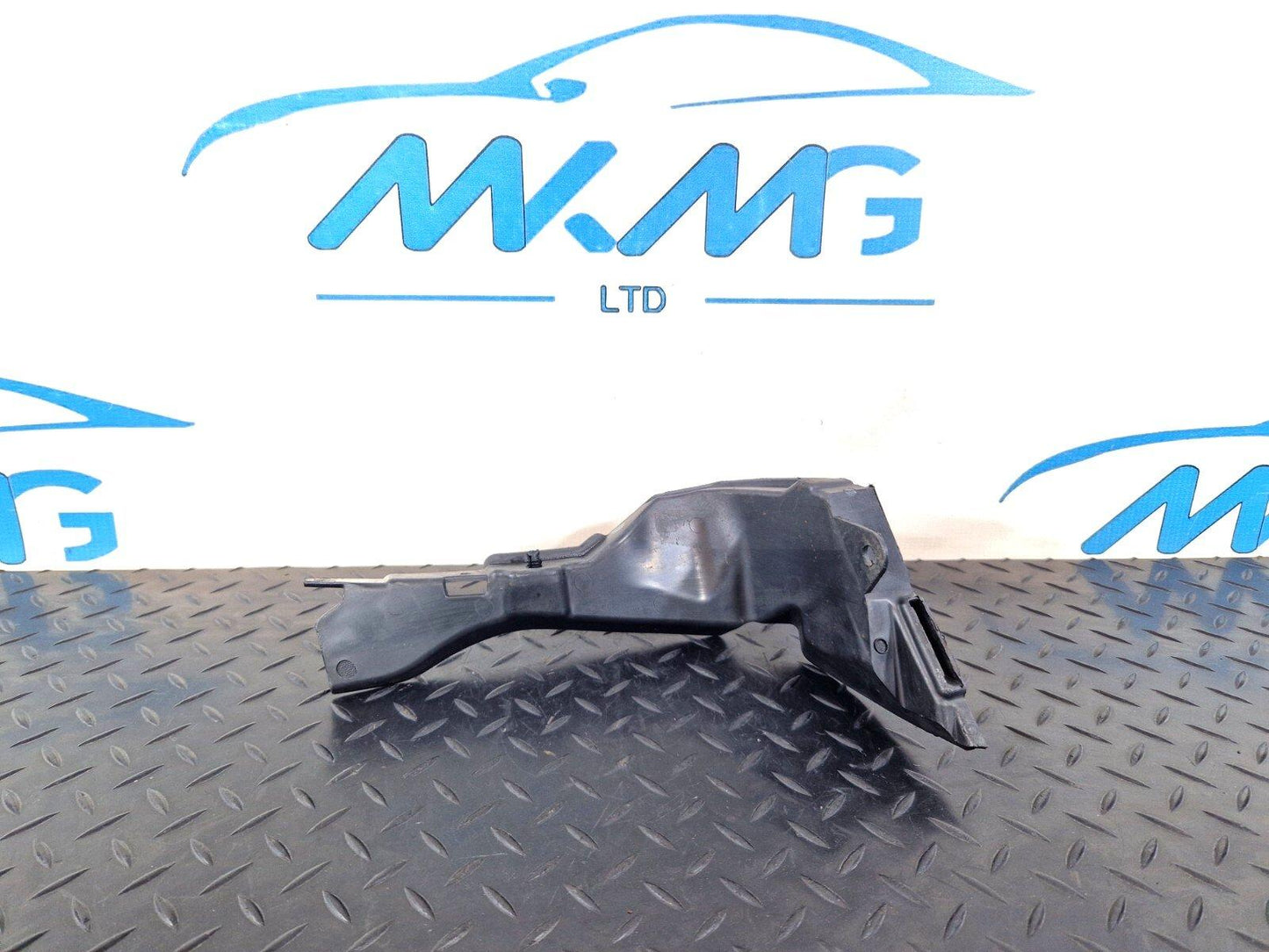 14-21 MERCEDES BENZ C300h W205 FRONT BUMPER MOUNTING BRACKET RIGHT A2058853965