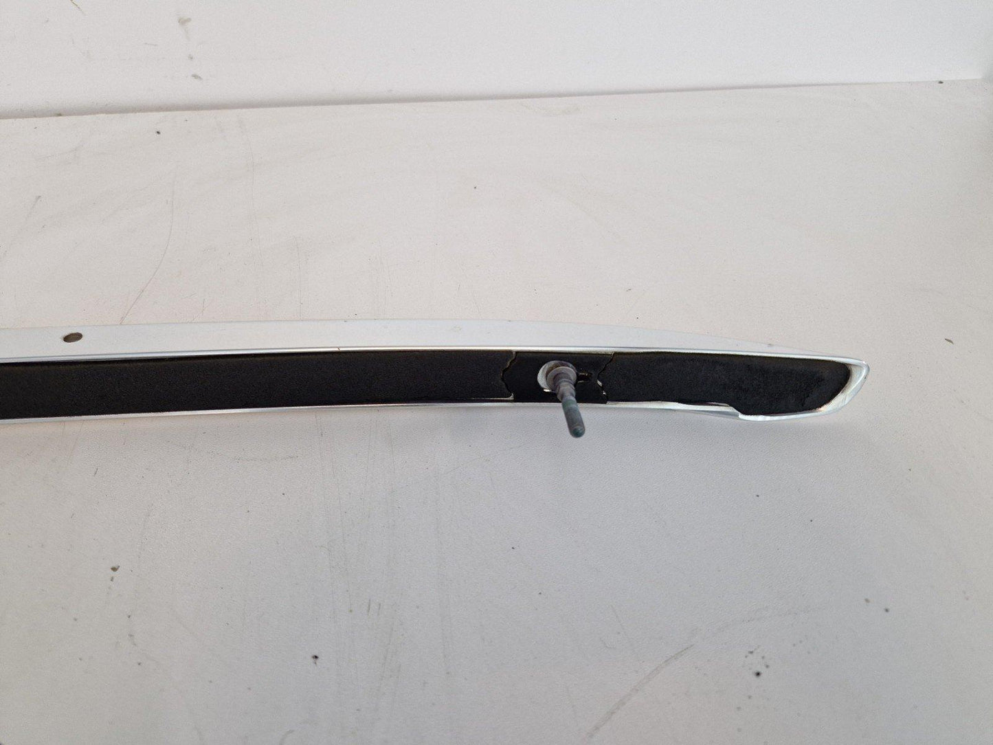 16-19 AUDI A4 B9 AVANT GENUINE ROOF RAIL ESTATE PASSENGER SIDE 8W8860021