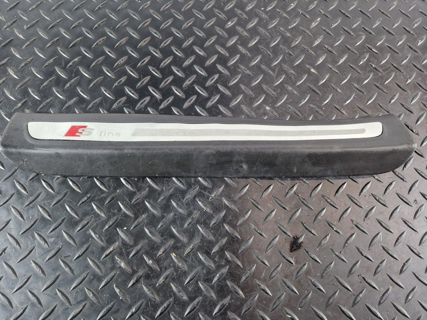 10-15 AUDI Q7 4L OEM REAR RIGHT O/S DRIVER SIDE DOOR SILL TRIM PANEL 4L0853376F